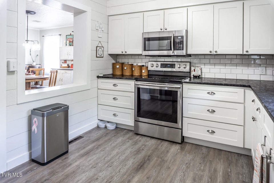 Photo #8: 205 Sevier Avenue