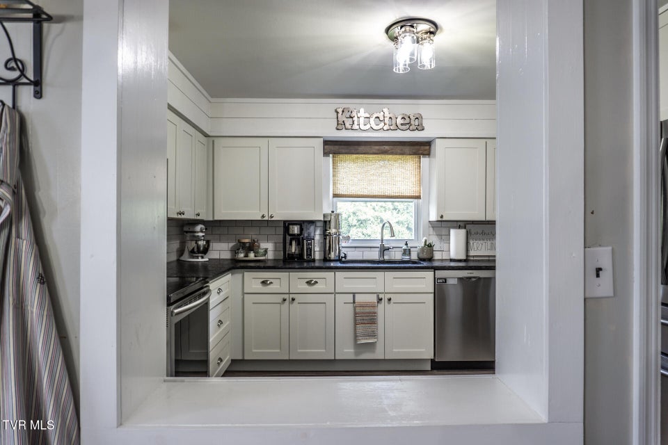 Photo #9: 205 Sevier Avenue