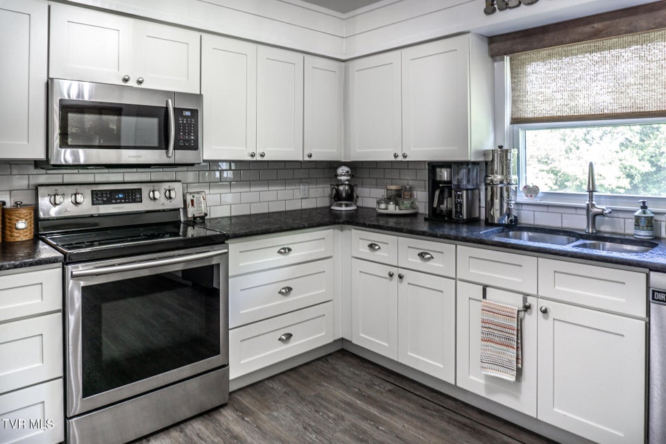 Photo #11: 205 Sevier Avenue