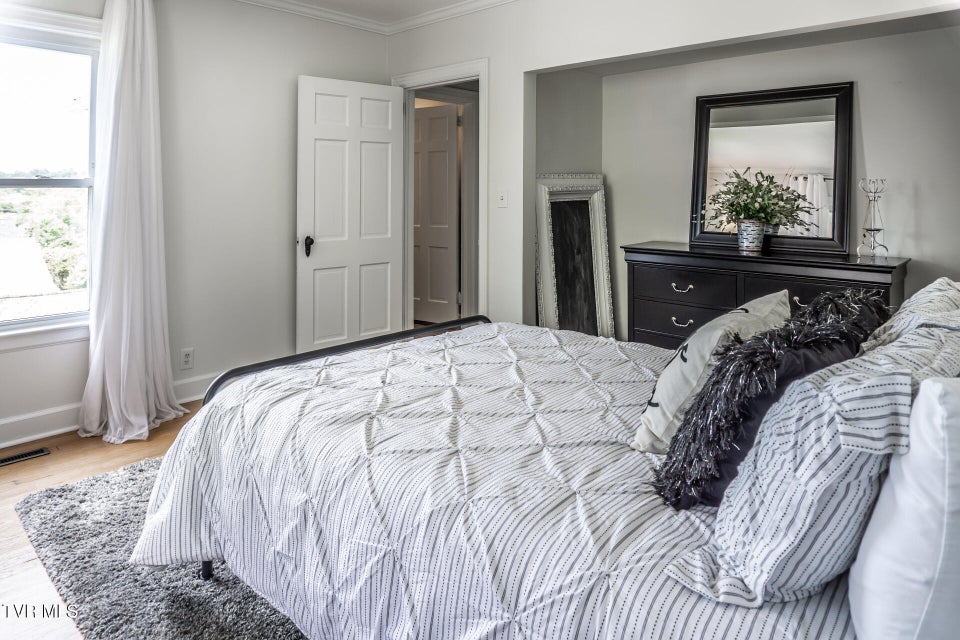 Photo #18: 205 Sevier Avenue