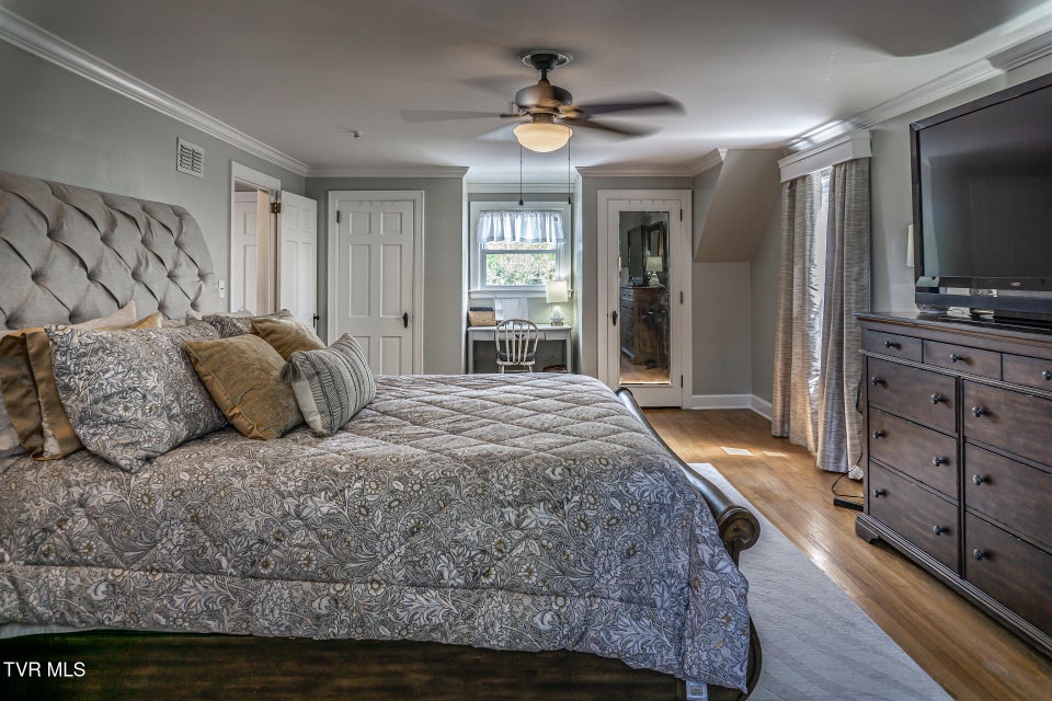 Photo #25: 205 Sevier Avenue