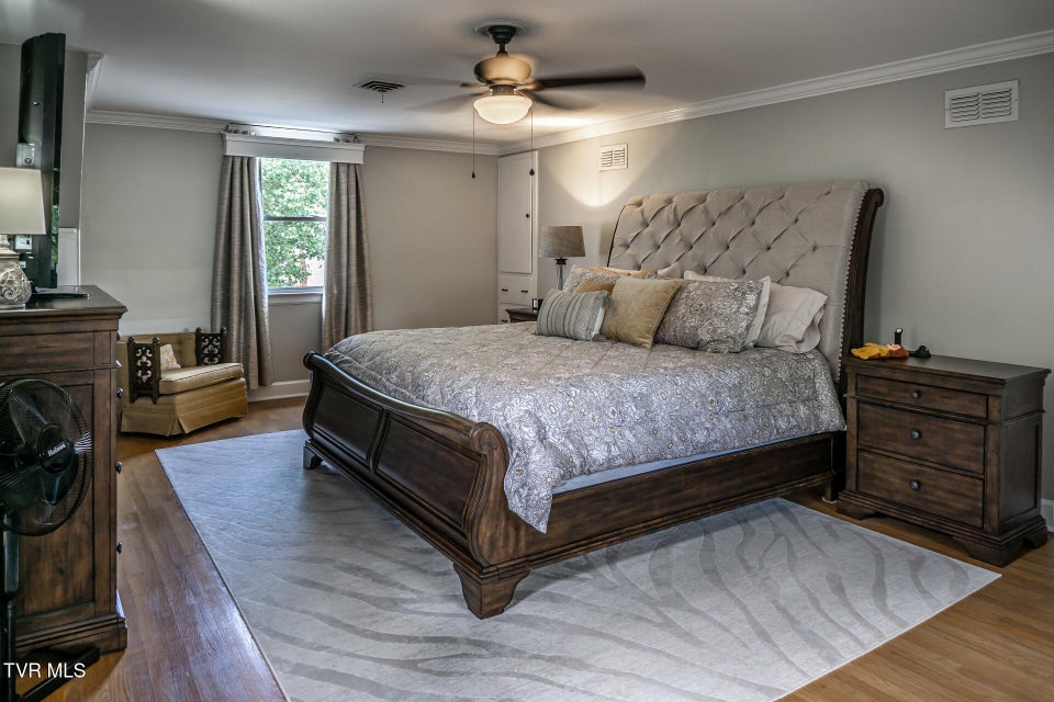 Photo #26: 205 Sevier Avenue