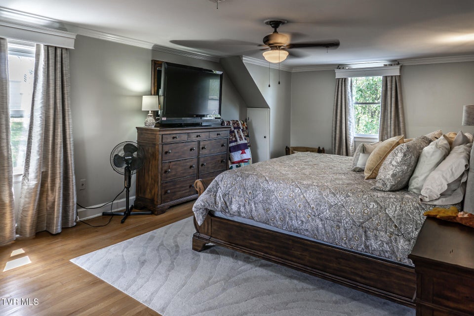 Photo #27: 205 Sevier Avenue