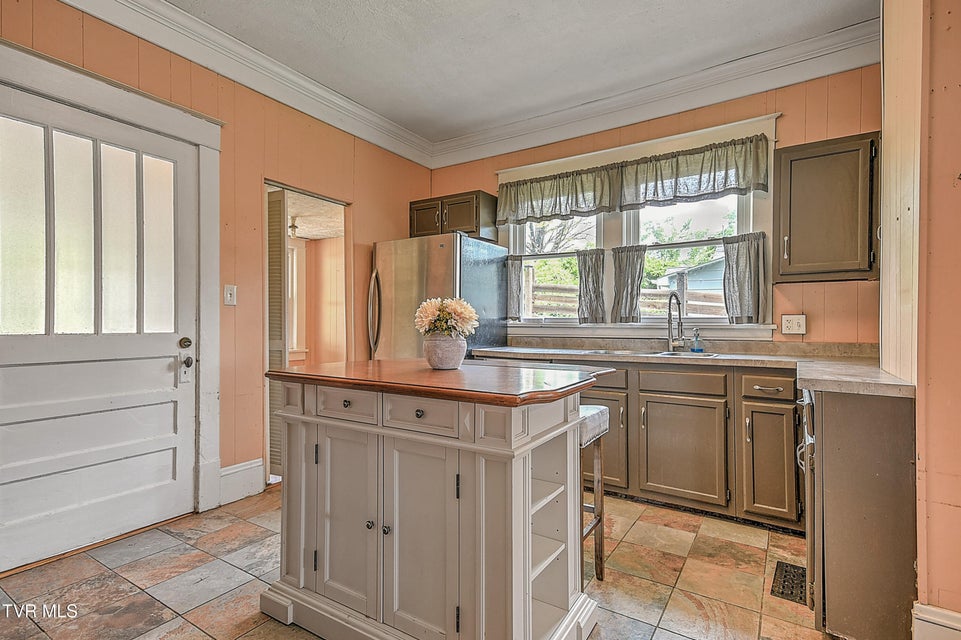 Photo #12: 1023 Arlington Avenue