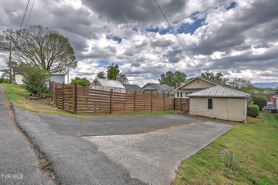 Photo #34: 1023 Arlington Avenue