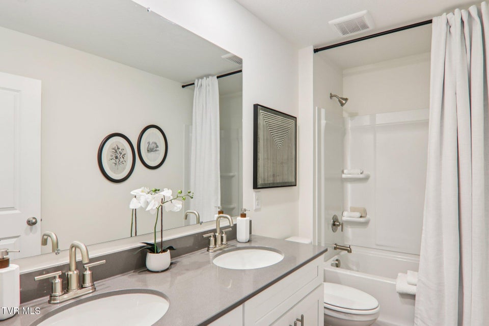 Photo #26: 1 Morsel Court 