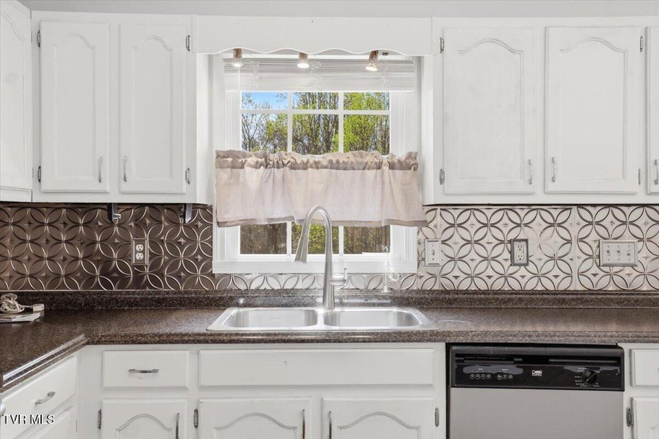 Photo #37: 123 Madeline Lane