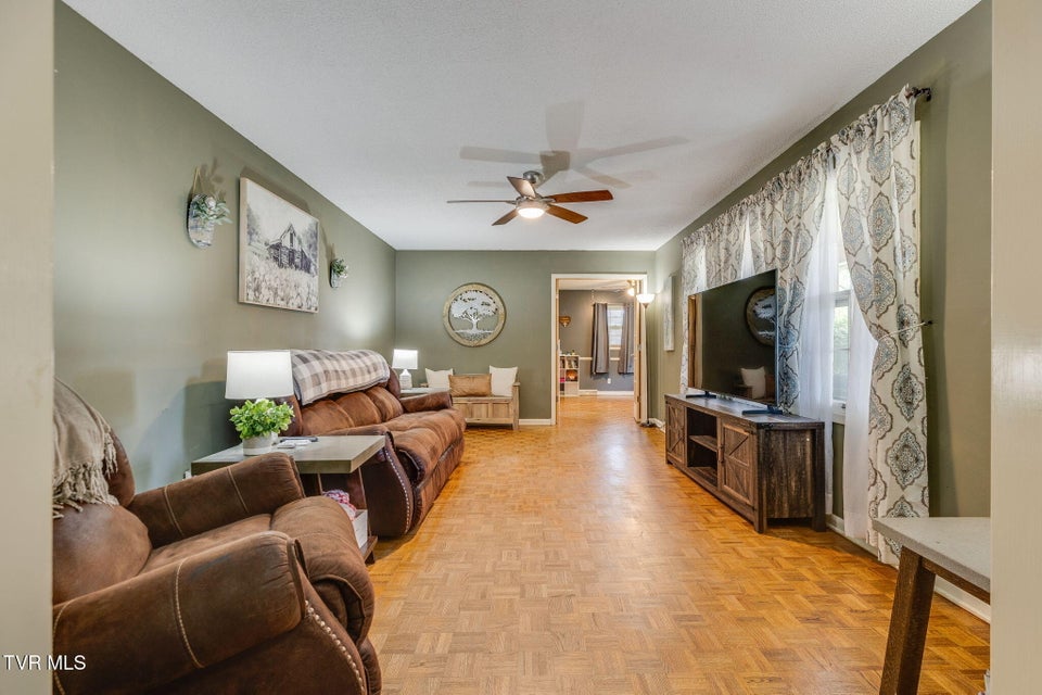 Photo #7: 1525 Robin Hood Lane