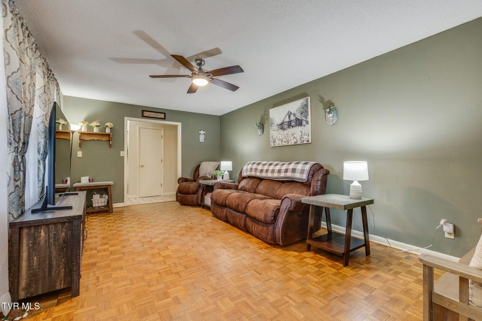 Photo #8: 1525 Robin Hood Lane