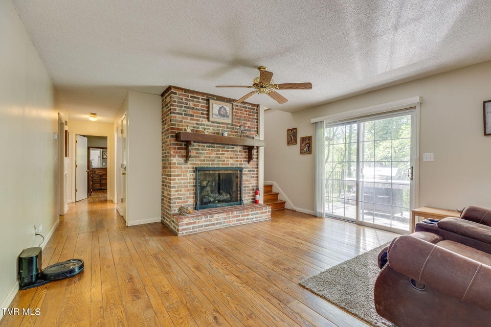 Photo #14: 1525 Robin Hood Lane