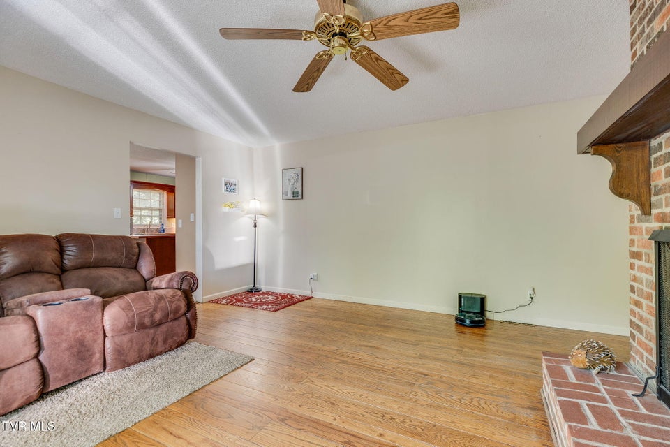 Photo #15: 1525 Robin Hood Lane