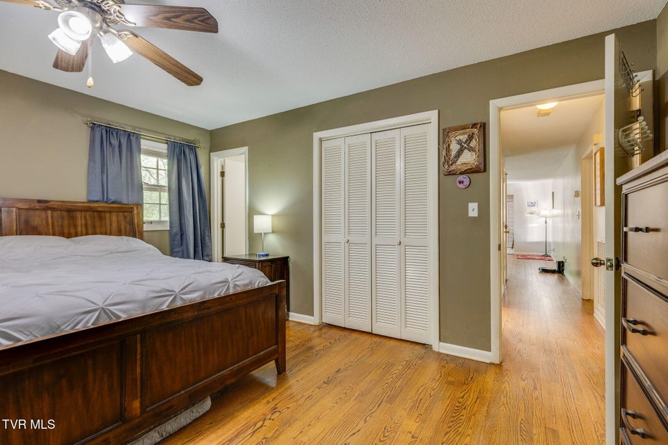 Photo #23: 1525 Robin Hood Lane