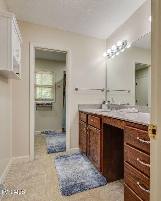 Photo #25: 1525 Robin Hood Lane