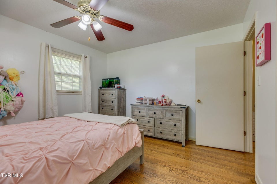 Photo #28: 1525 Robin Hood Lane