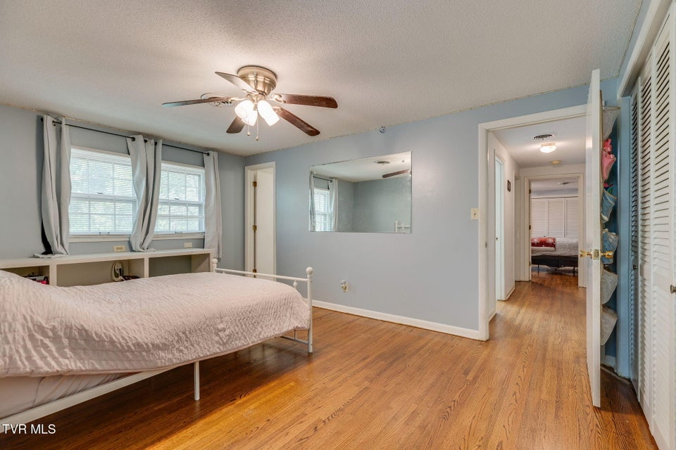 Photo #30: 1525 Robin Hood Lane