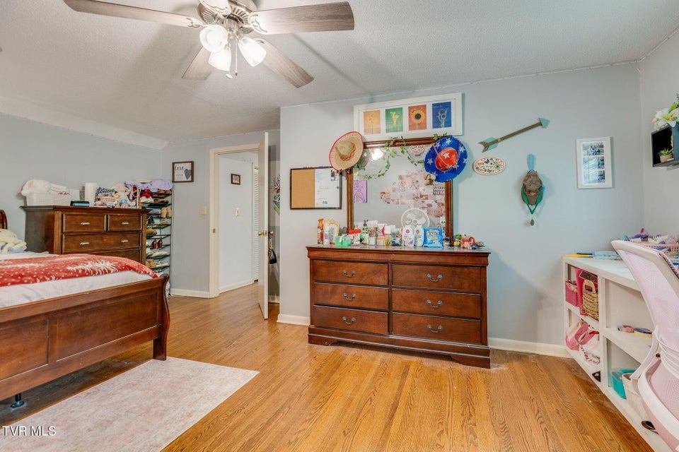 Photo #34: 1525 Robin Hood Lane