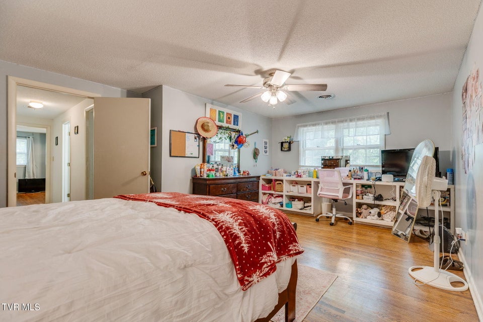 Photo #35: 1525 Robin Hood Lane