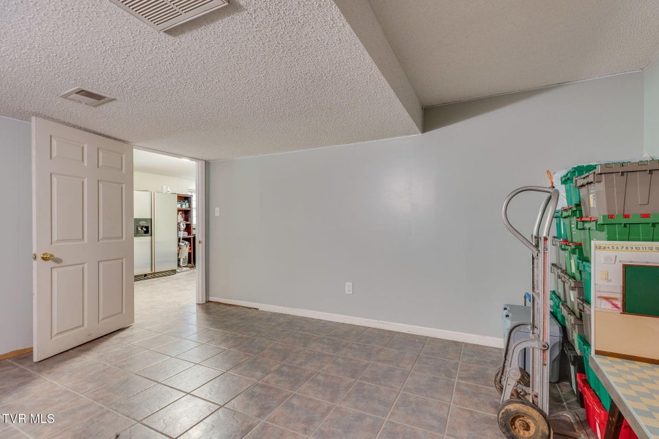 Photo #39: 1525 Robin Hood Lane