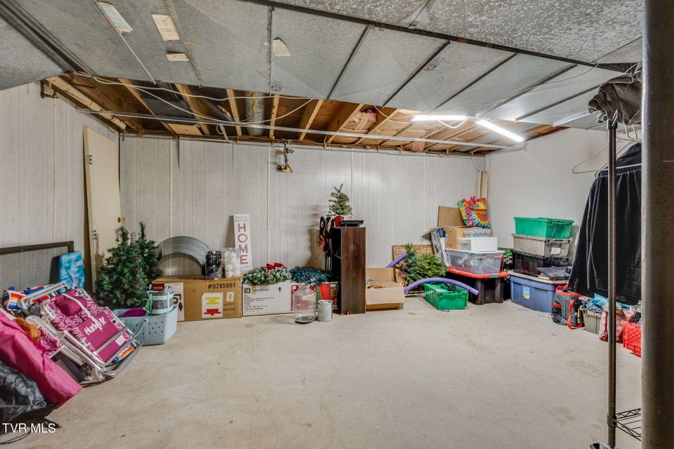 Photo #40: 1525 Robin Hood Lane