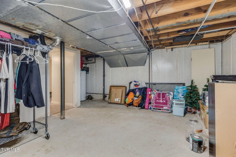 Photo #41: 1525 Robin Hood Lane