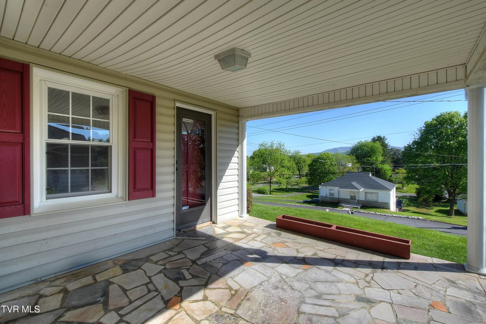 Photo #6: 433 Division Street