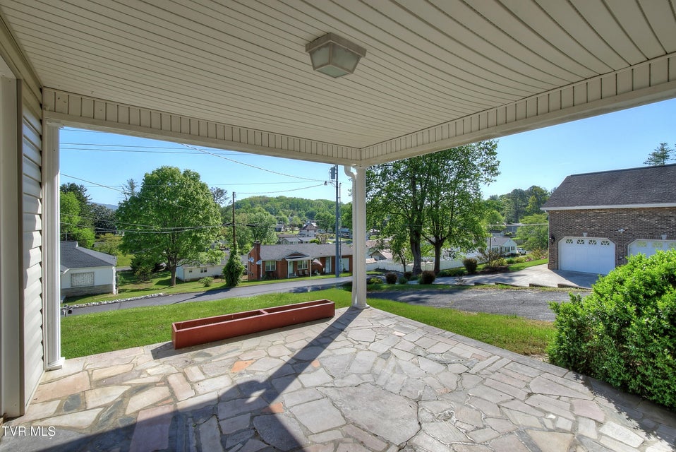 Photo #7: 433 Division Street