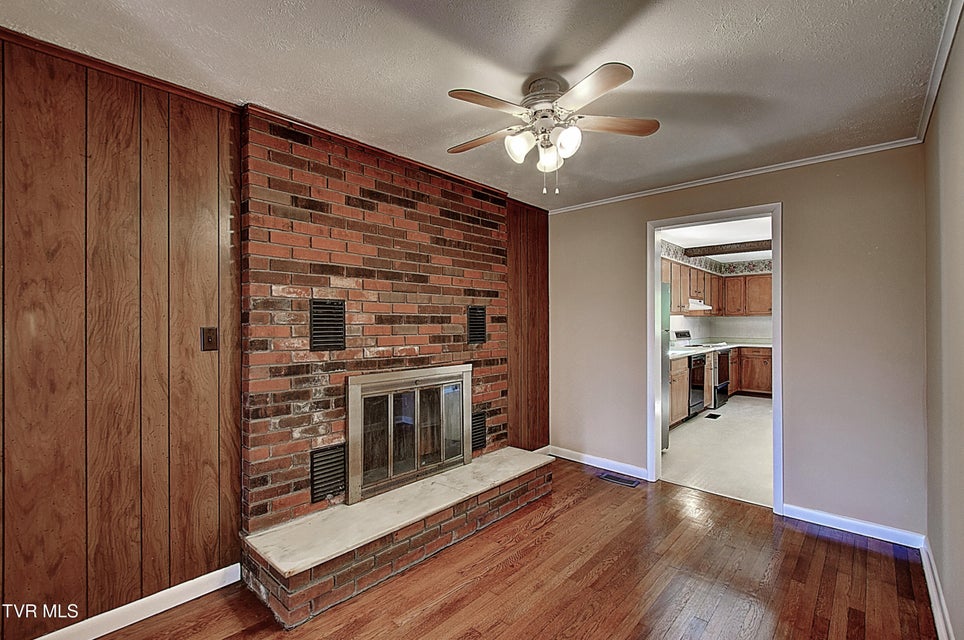 Photo #13: 433 Division Street