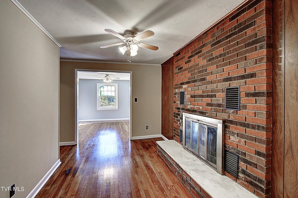 Photo #14: 433 Division Street