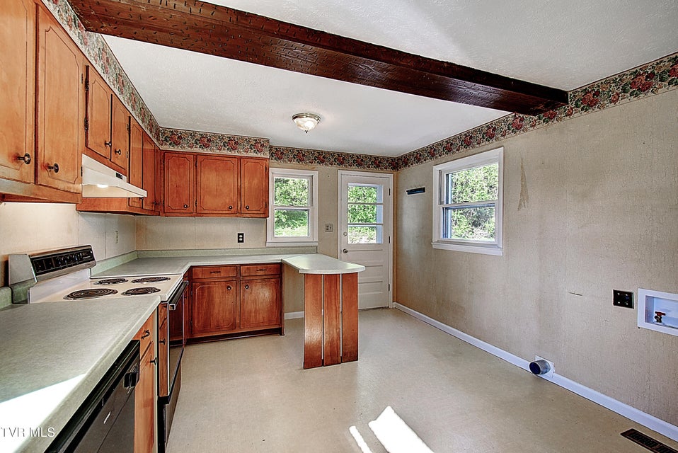 Photo #18: 433 Division Street