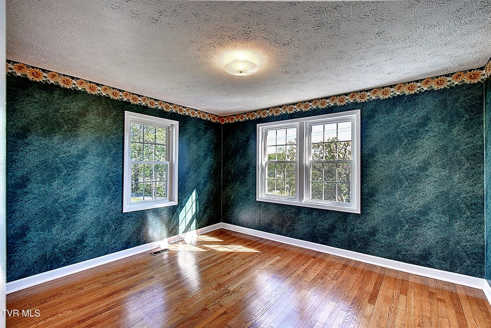 Photo #21: 433 Division Street