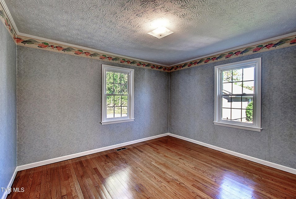 Photo #23: 433 Division Street