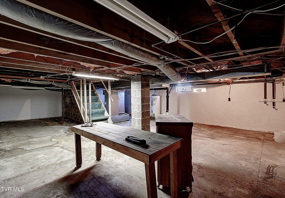 Photo #26: 433 Division Street