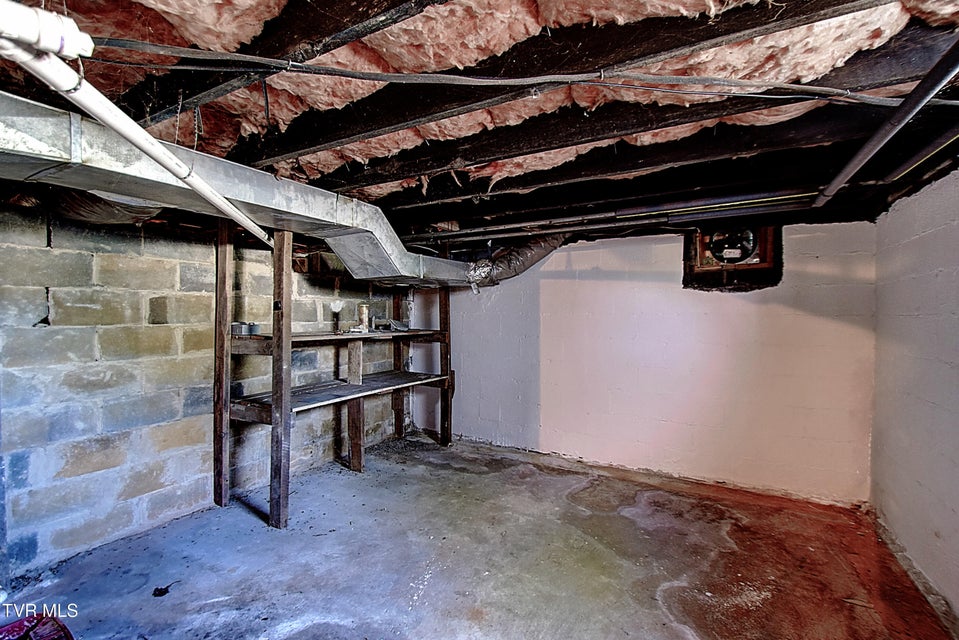 Photo #28: 433 Division Street