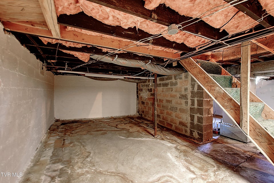 Photo #29: 433 Division Street