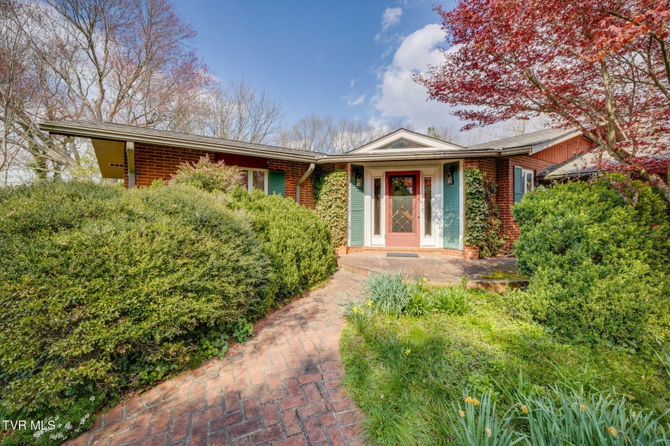 Photo #5: 1939 Riverport Road