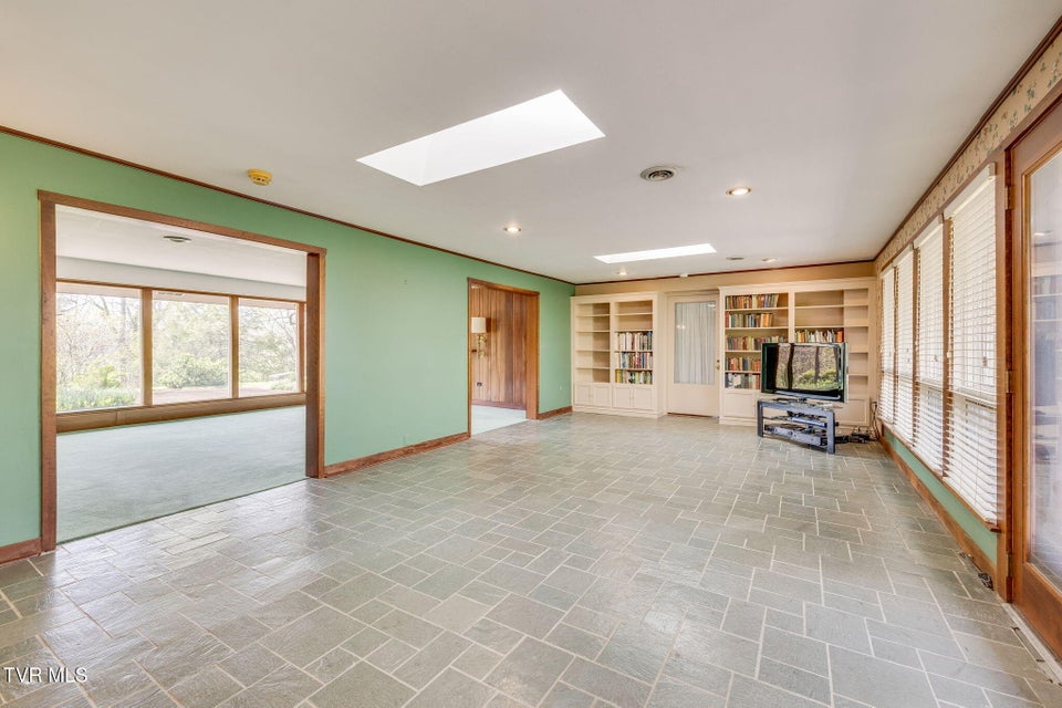 Photo #11: 1939 Riverport Road
