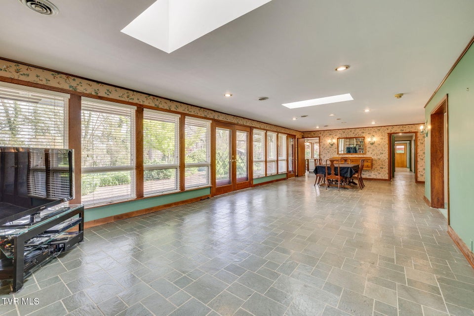 Photo #13: 1939 Riverport Road