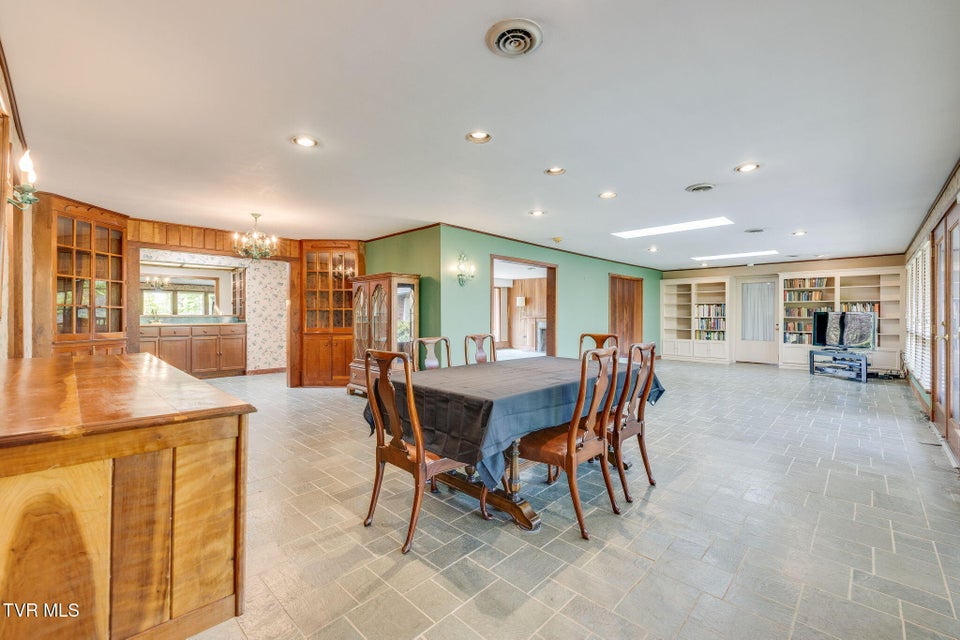 Photo #15: 1939 Riverport Road