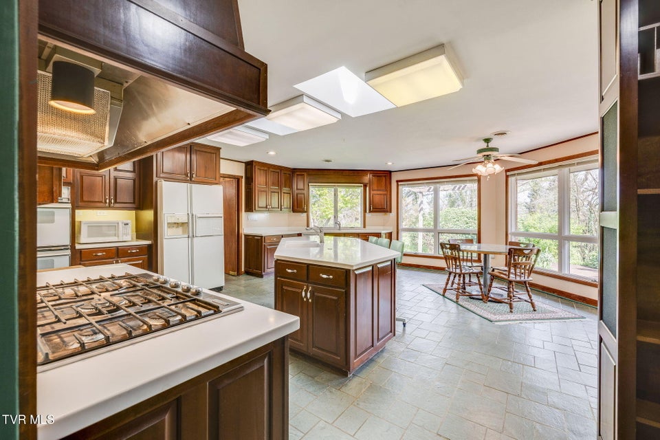 Photo #19: 1939 Riverport Road