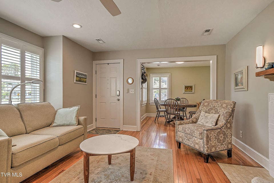 Photo #10: 101 Mcarthur Avenue