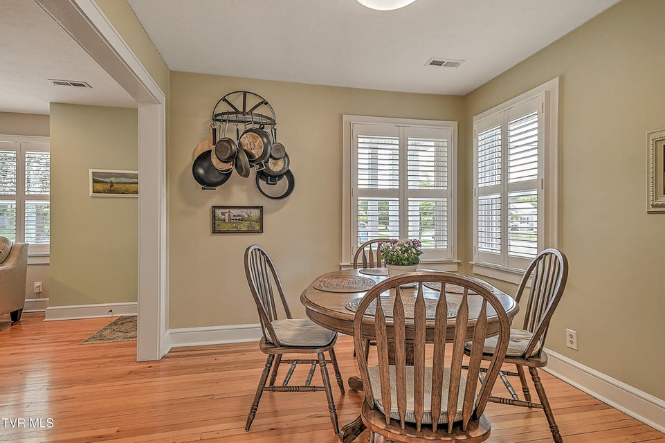 Photo #12: 101 Mcarthur Avenue