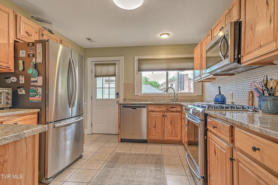 Photo #13: 101 Mcarthur Avenue