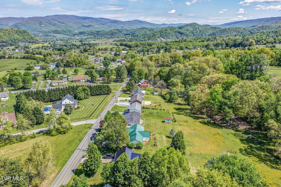 Photo #50: 2545 Siam Road