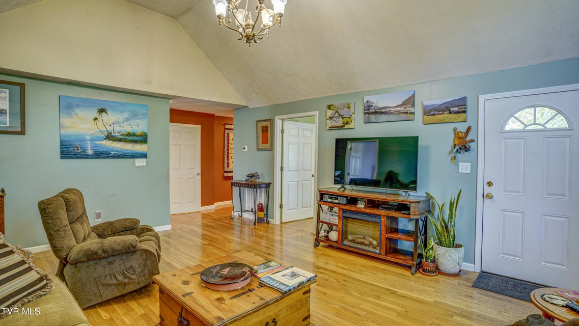 Photo #14: 2545 Siam Road