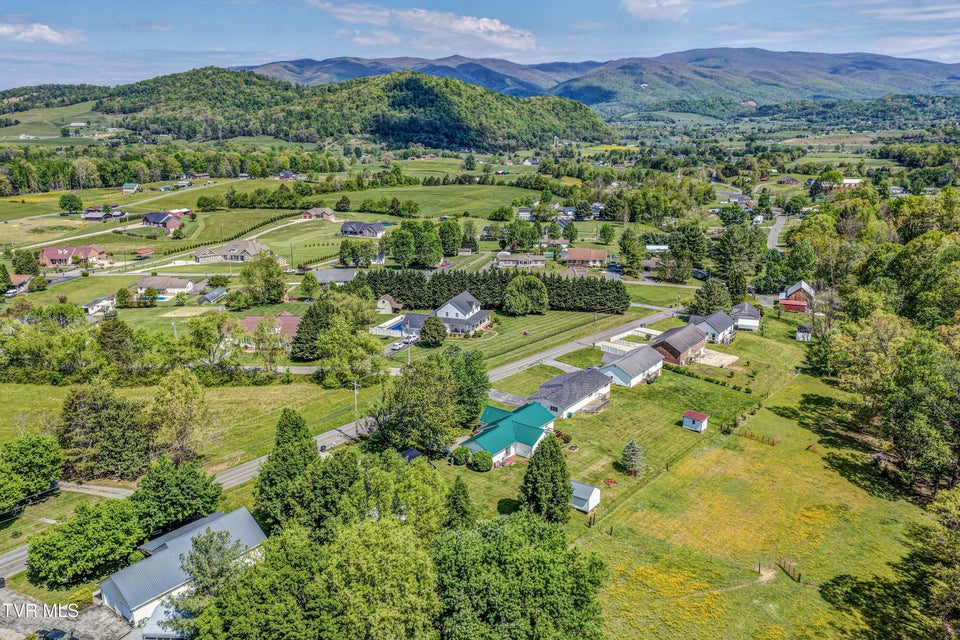 Photo #51: 2545 Siam Road