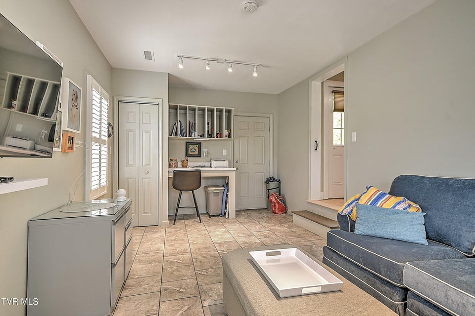 Photo #20: 101 Mcarthur Avenue