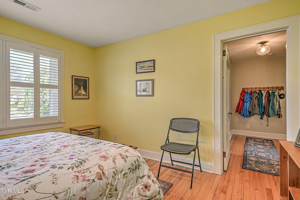 Photo #22: 101 Mcarthur Avenue