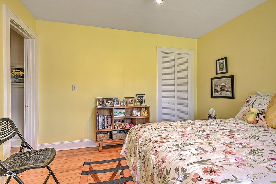 Photo #23: 101 Mcarthur Avenue