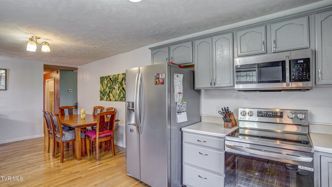 Photo #30: 2545 Siam Road