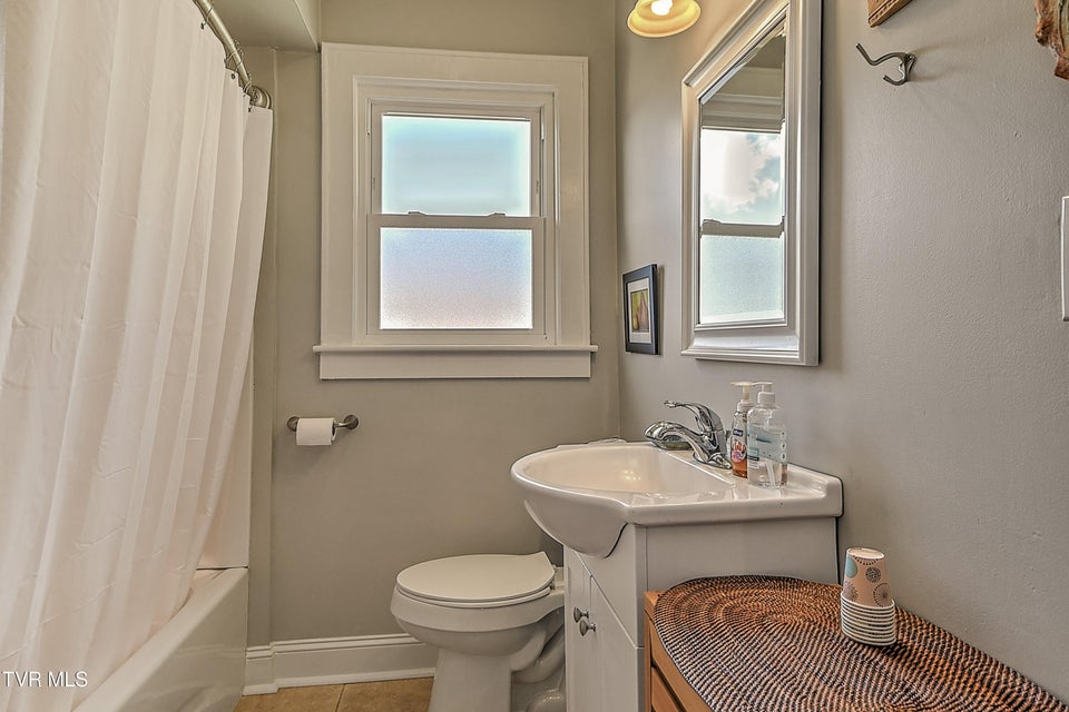 Photo #26: 101 Mcarthur Avenue